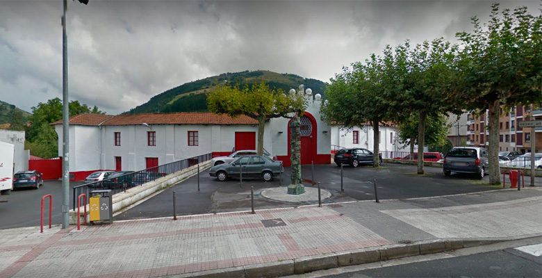 Fachada de la Plaza de toros de Azpeitia